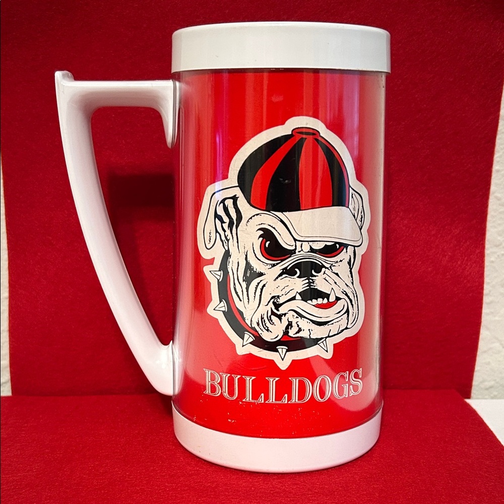 UGA Georgia Bulldogs Vintage Thermo-Serv mug
SEC Champs!! EUC❤️